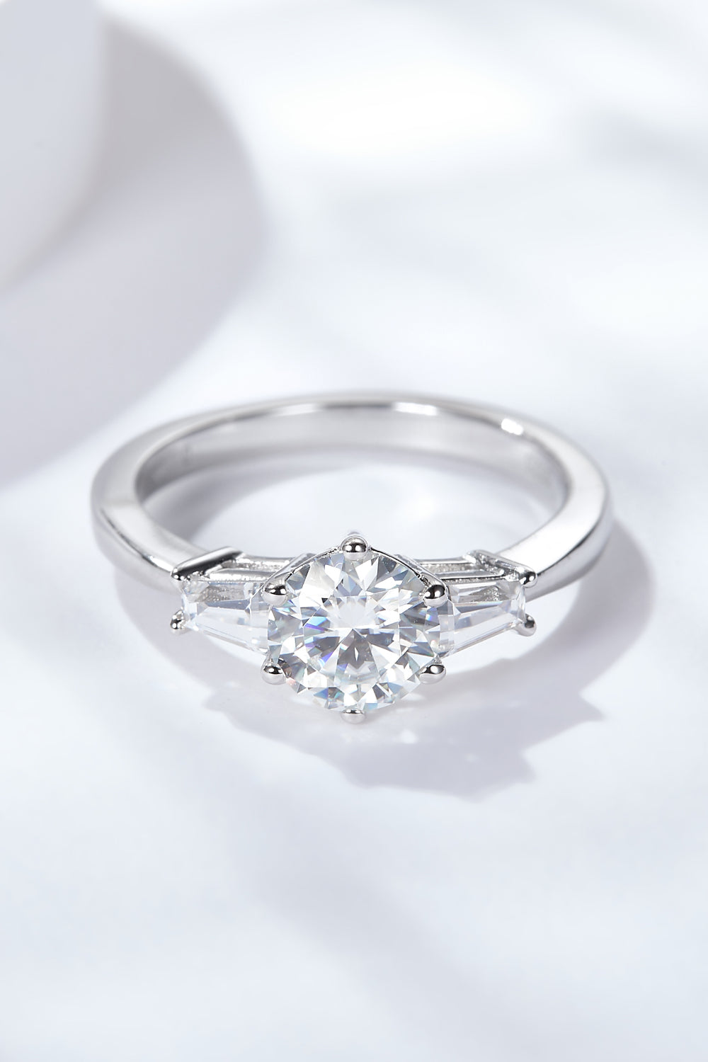 Loyal Love 1 Carat Round Brilliant Cut Moissanite Ring (Platinum Over Pure Sterling Silver)