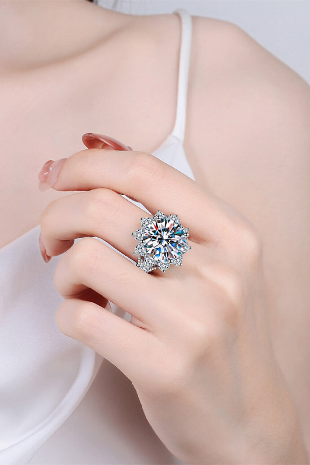10 Carat Moissanite Flower-Shaped Ring (Rhodium Over Pure Sterling Silver) - Sparkala