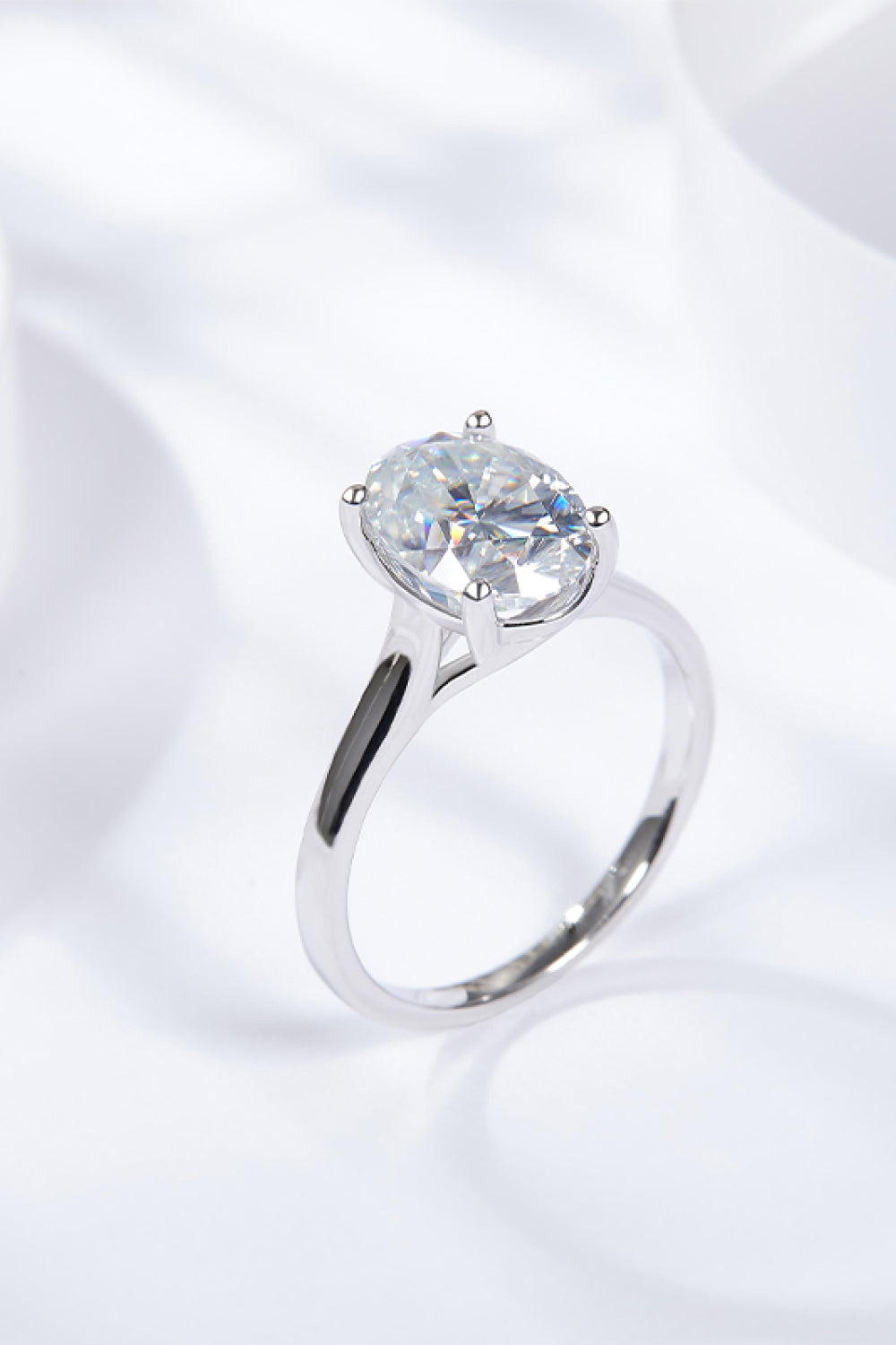 2.5 Carat Oval-Cut Moissanite Solitaire Ring - Sparkala