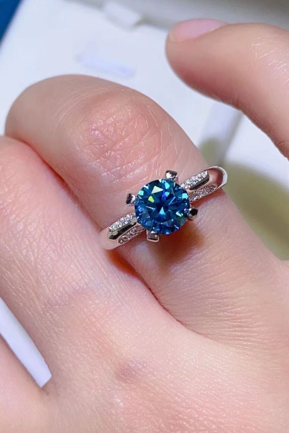 1 Carat Blue Round Brilliant Cut Moissanite 4-Prong Ring - Sparkala