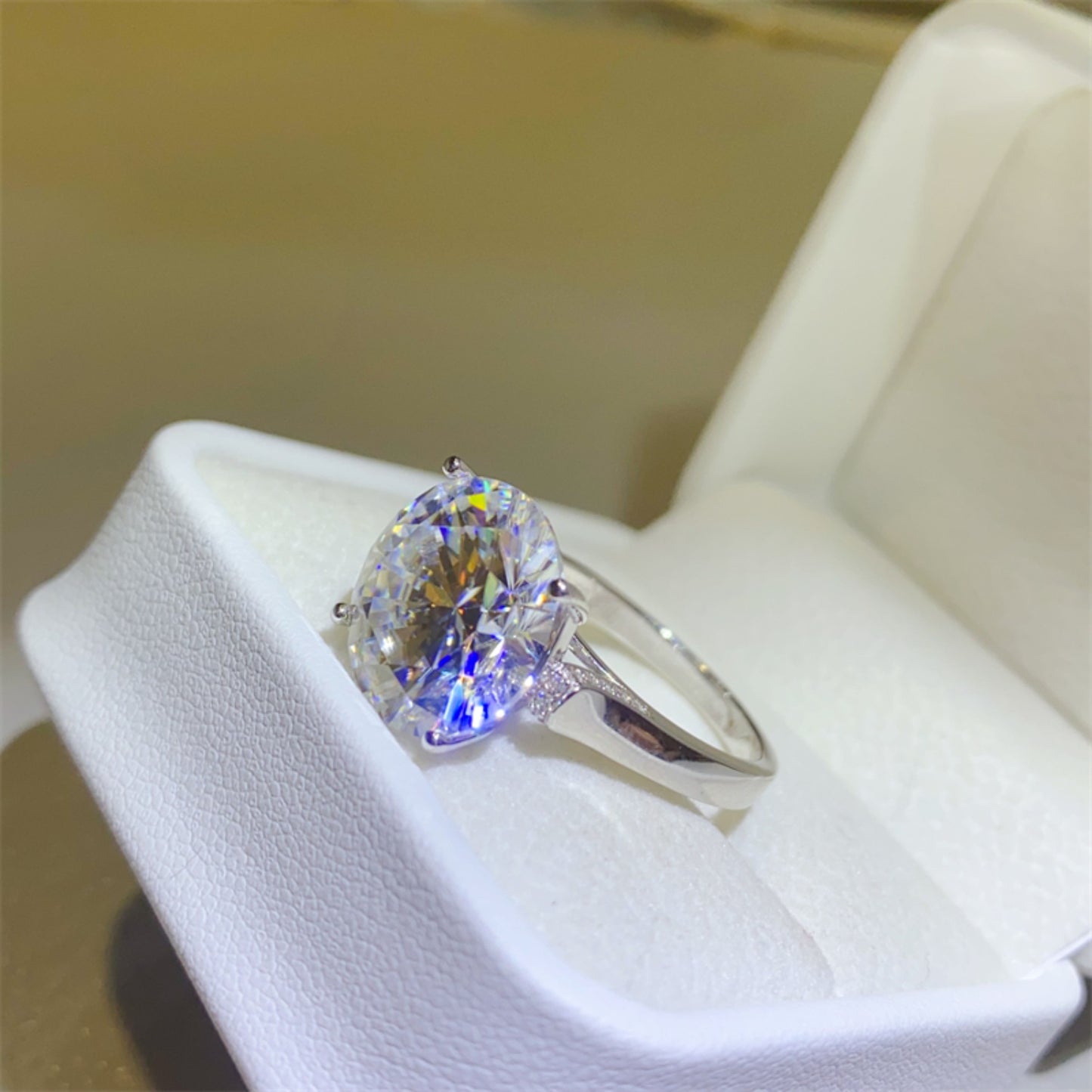 10 Carat Round Brilliant Cut Moissanite Pure Sterling Silver Ring - Sparkala