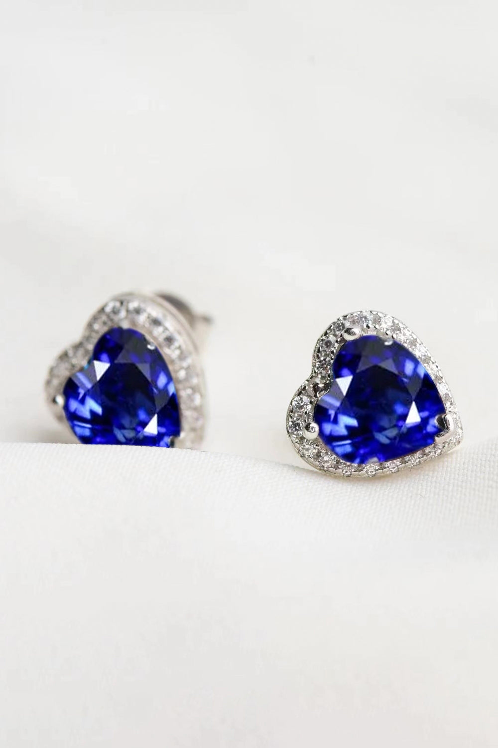 4 Carat Moissanite Heart-Shaped Stud Earrings (Platinum-Plated Fine Silver) - Sparkala