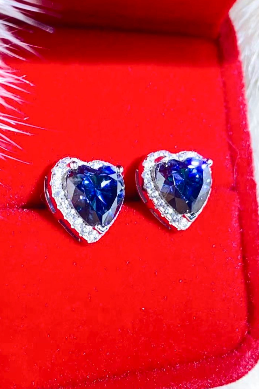 4 Carat Moissanite Heart-Shaped Stud Earrings (Platinum-Plated Fine Silver) - Sparkala