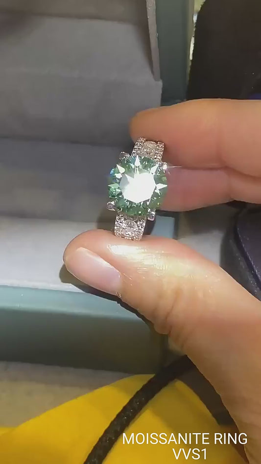 5 Carat Green Brilliant Round Cut Sparkala™ 4-Prong Wide Band Ring