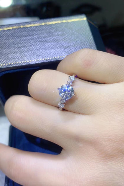 Something To See 1 Carat Brilliant Round Cut Sparkala™ Moissanite Ring