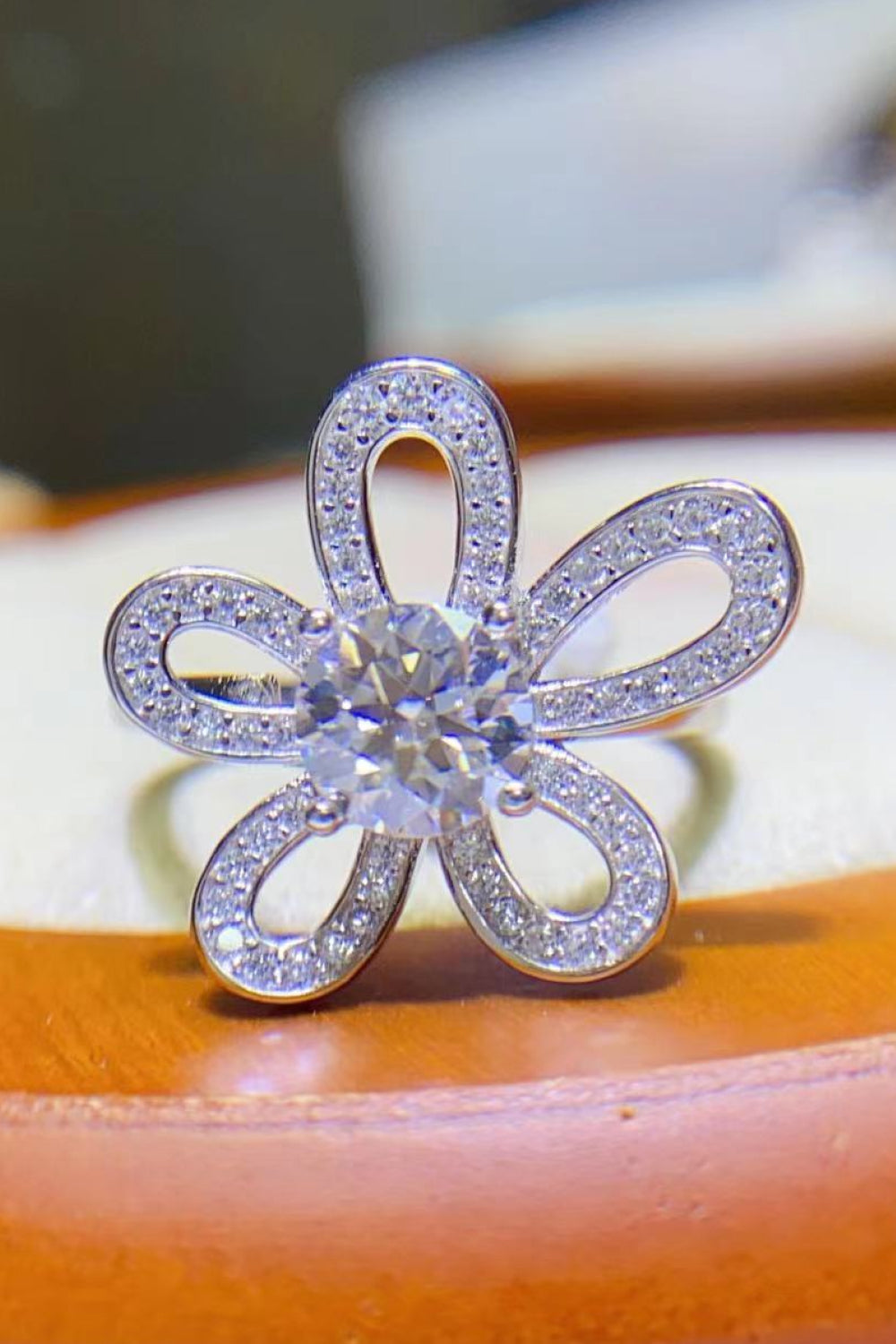 1 Carat Round Brilliant Cut Moissanite Flower-Shaped Open 925 sterling silver Ring - Sparkala