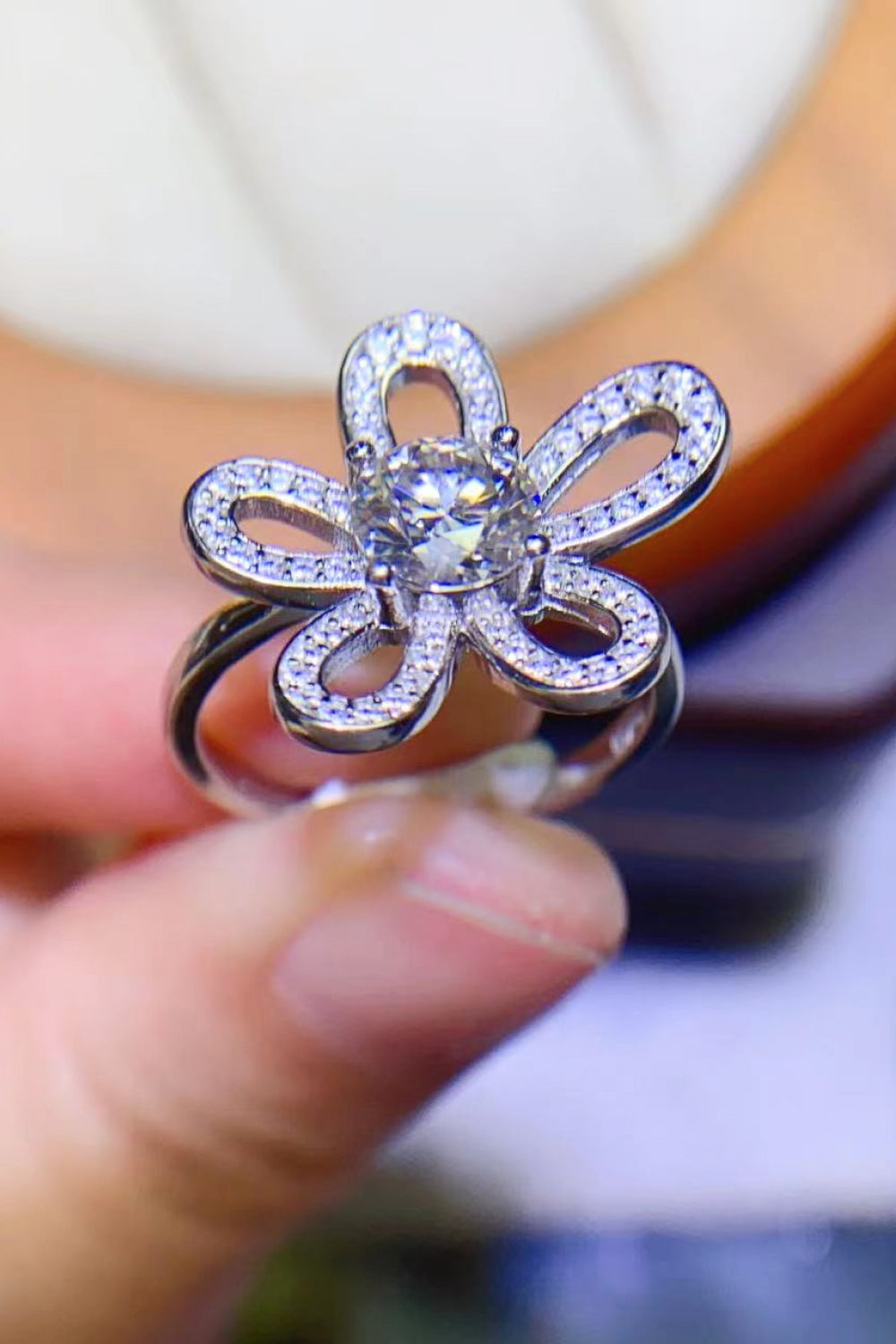 1 Carat Round Brilliant Cut Moissanite Flower-Shaped Open 925 sterling silver Ring - Sparkala