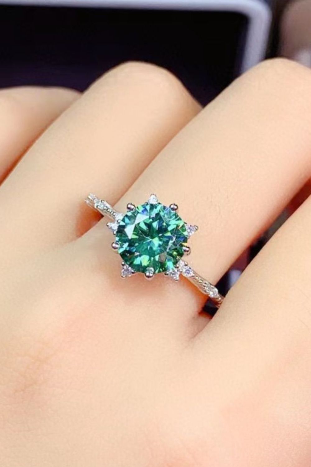 All Eyes On Me 1 Carat Green Brilliant Round Cut Moissanite Platinum-Plated Ring