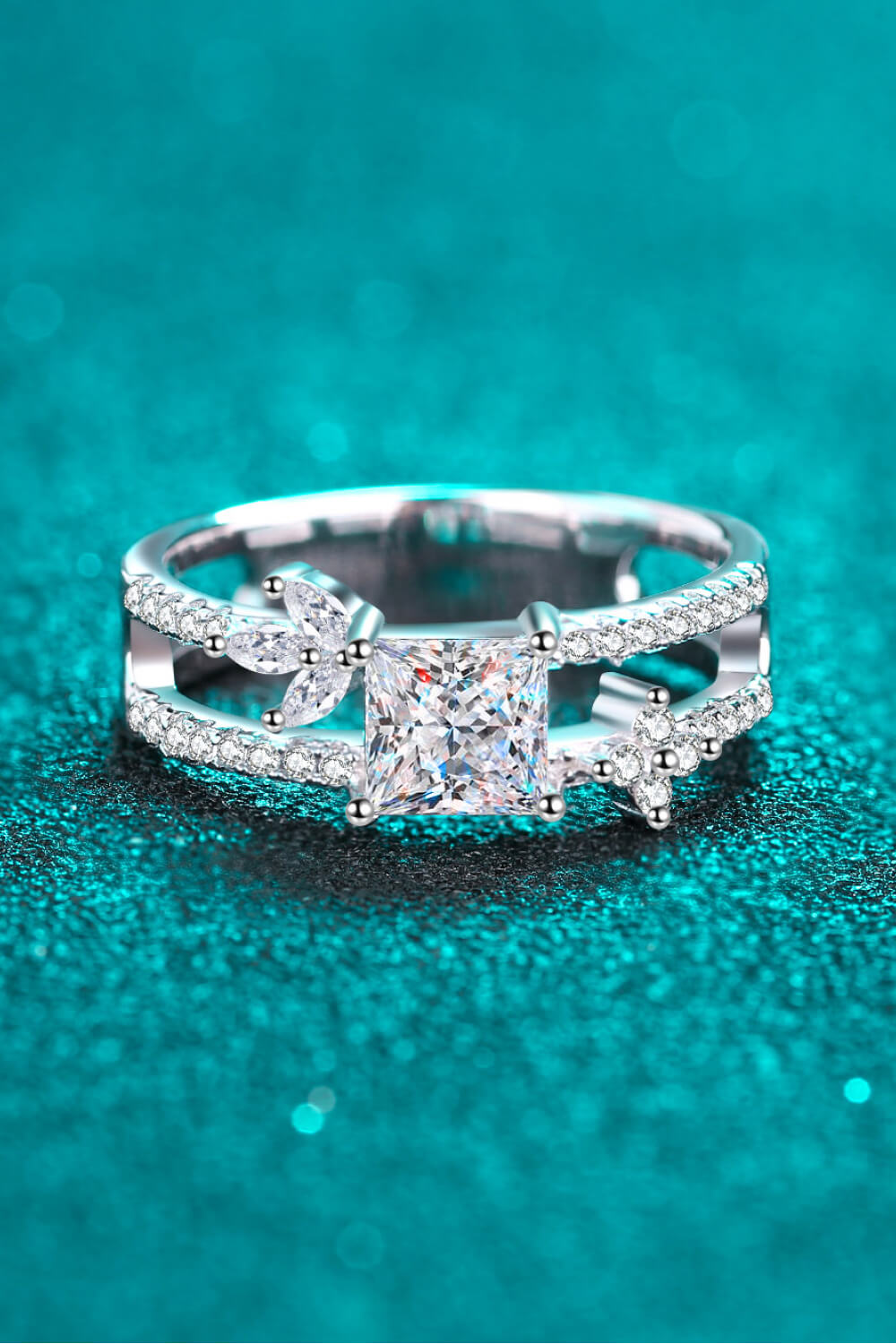 Sparkala™ Moissanite Double Layered Ring