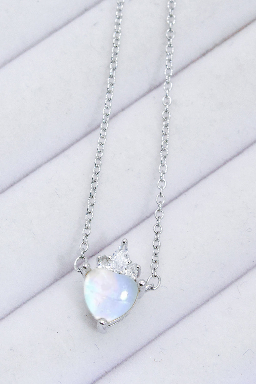 925 Sterling Silver Moonstone Heart Pendant Necklace (Platinum-Plated Fine Silver)